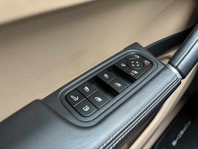 Porsche CAYENNE 3.0 E-Hybrid Platinum Edition | VOL | BOSE | Panorama |