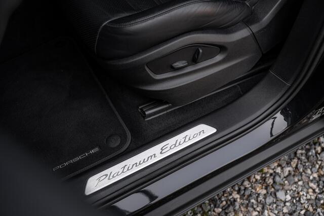 Porsche CAYENNE Coupé 3.0 Platinum Edition | 1e Eig.| RearSeat Ent | ACC | Sportuitlaat