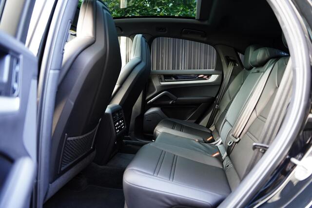 Porsche CAYENNE Coupé 3.0 E-Hybrid BTW Sport Design Pakket Trekhaak Sportuitlaat