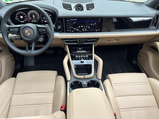 Porsche CAYENNE 3.0 E-Hybrid Pano ACC Luchtvering Sportstoelen 18-