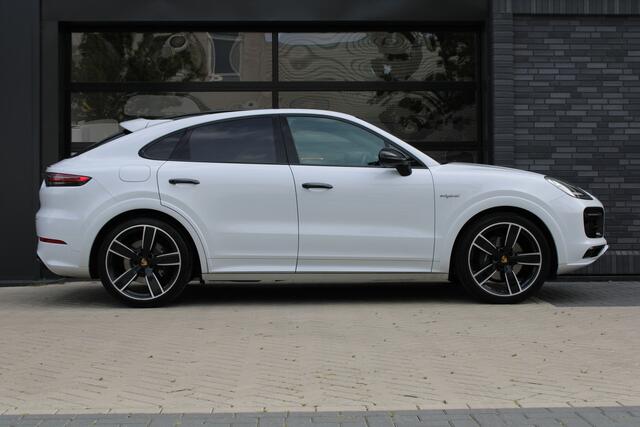 Porsche CAYENNE Coupé 3.0 E-Hybrid Platinum Edition | PANO | HUD | 360 | SPORT DESIGN | LUCHTVERING | ELEK.TREKHAAK |