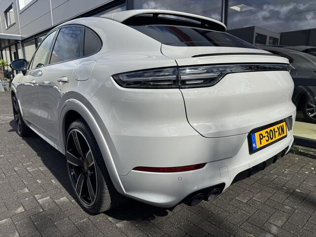 Porsche CAYENNE Coupé 3.0 E-Hybrid Platinum Edition