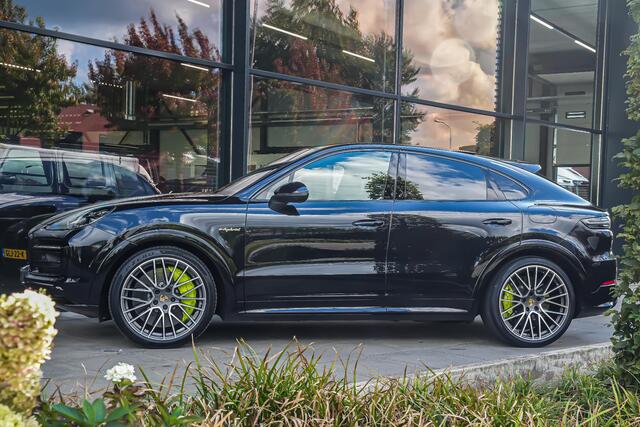 Porsche CAYENNE Coupé 3.0 462pk E-Hybrid |keramisch|panoramadak|Bose|memory|head-up|achterasbesturing|sportuitlaat|360 camera|sport design|sport chrono|18-voudige sportstoelen|luchtvering|elek. trekhaak|