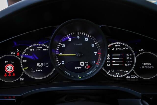 Porsche CAYENNE Coupé 3.0 462pk E-Hybrid |keramisch|panoramadak|Bose|memory|head-up|achterasbesturing|sportuitlaat|360 camera|sport design|sport chrono|18-voudige sportstoelen|luchtvering|elek. trekhaak|