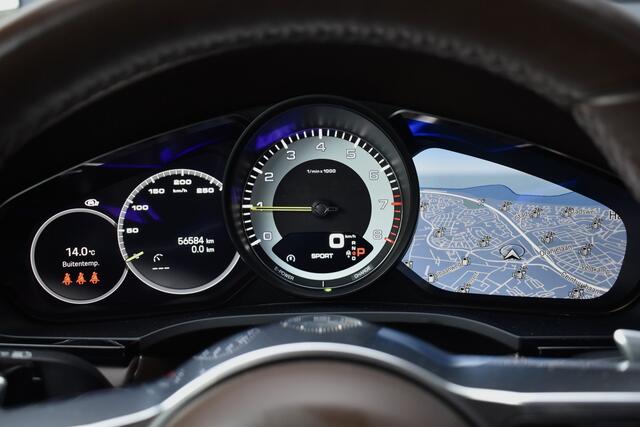 Porsche CAYENNE Coupé 3.0 E-Hybrid 462pk SportDesign | Pano | 22'' Wielen | ACC | Softclose | Bose | Stoelventilatie | Head-Up | 360 Camera |