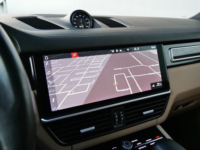 Porsche CAYENNE 4.0 Turbo S E-Hybrid 680pk Automaat Keramisch / Nightvision / Trekhaak / Achterasbesturing