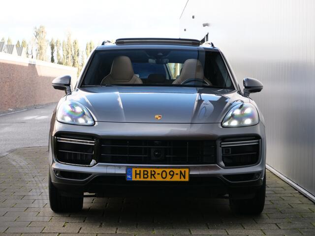Porsche CAYENNE 4.0 Turbo S E-Hybrid 680pk Automaat Keramisch / Nightvision / Trekhaak / Achterasbesturing