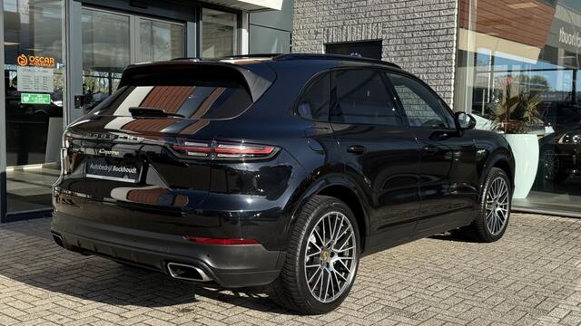 Porsche CAYENNE 3.0 E-Hybrid Pano | Camera | Sport chrono