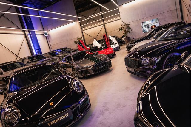 Porsche CAYENNE Coupé 3.0 E-Hybrid Techart Bodykit | NL Auto | Full Option | ACC | 360 Cam | Alcantara | Achterasbesturing | Head Up | Ambiance | Carbon | Techart 22"| Bose | Sportuitlaat | Ventilatie | Memory | Head Up | E.TH 3500KG | Sportdesign | Carbon | Softclose |