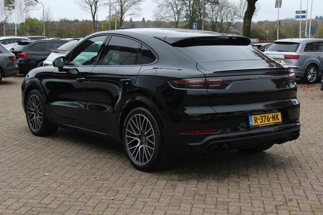 Porsche CAYENNE Coupé 3.0 E-Hybrid Platinum Edition / Panoramadak / 360Camera / Bose / 21'' / Sportdesign+Chrono / Stoelventilatie / Stoelverwarming / Stuurverwarming / Luxe Leder / Luchtvering / Sportuitlaat / Dodehoek / DAB / ACC