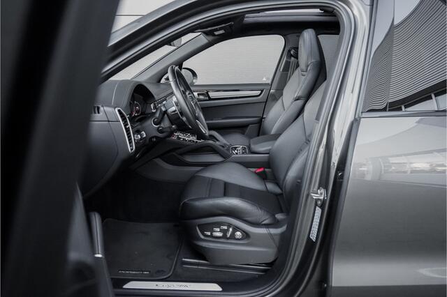 Porsche CAYENNE 3.0 E-Hybrid Sport Design & Chrono Pano 360° Bose Matrix