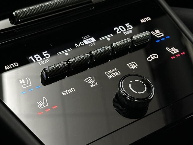 Porsche CAYENNE 3.0 E-Hybrid | 360 Camera | ACC | Sport-Design | Panorama | Soft-Close | Nachtzicht | Stoelventilatie | BOSE | Sport-Chrono | Luchtvering | Trekhaak | Stoelverwarming V+A | Sport-Uitlaat | Matrix-LED | 22'' | Keyless-Entry | Stuurverwarming | Comfortstoe