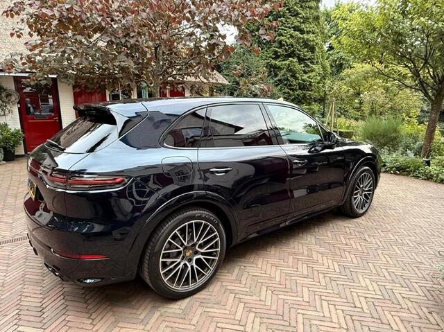 Porsche CAYENNE 3.0 E-Hybrid | 2E EIGENAAR | PANO DAK | LEDER | TREKHAAK | NL AUTO | GARANTIE TOT 2027 |