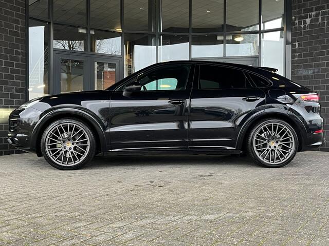 Porsche CAYENNE COUPÃ 3.0 E-HYBRID - ORG. NL. - SPORT CHR. - PANO - 4-WIELST. - 22 INCH