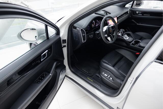 Porsche CAYENNE Coupé 3.0 E-Hybrid | Chalk grey | Burmester Audio |
