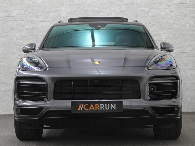 Porsche CAYENNE 3.0 E-Hybrid | Sport-Design | 360 Camera | Burmester | Sport-Chrono | Head-Up | Panorama | Nachtzicht | Stoelventilatie | Keyless-Start | Sport-Uitlaat | 21 inch | Stoelverwarming V+A | Leder | Trekhaak | Luchtvering | Memory | Sfeerverlichting | Dodehoek