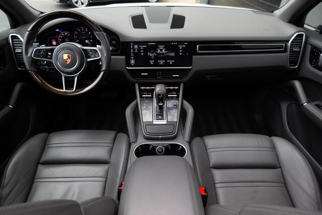 Porsche CAYENNE 3.0 V6 340 pk / Lucht-Vering/ Pano-Dak/ Keyless/ 360-Camera/ Leder/ Sport-Stoelen/ Stoel.Verw/ Led-Koplamp/ 20'' LMV