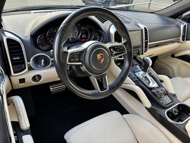 Porsche CAYENNE 4.2 D S Platinum Edition - FULL - Luchtvering / Stoelventilatie / Panoramadak / Standkachel / Sport Chrono / Keyless / Camera / Bose - Elek Trekhaak -
