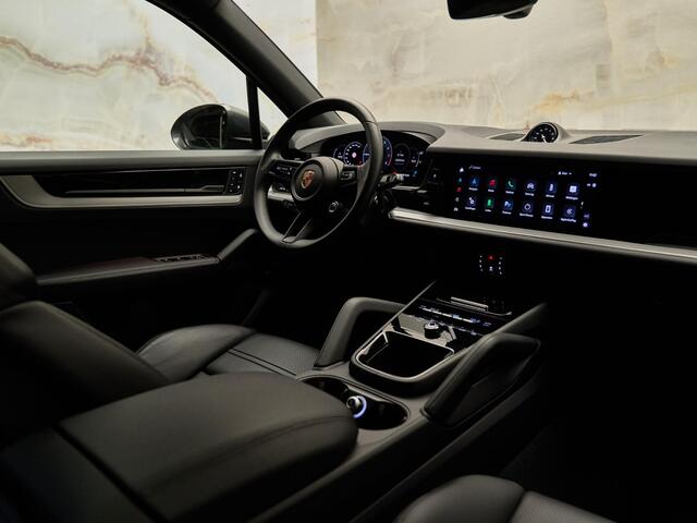 Porsche CAYENNE 3.0 E-Hybrid, SportDesign, Bose, tr.haak, 22", pano, luchtv., memory, ACC, privacy