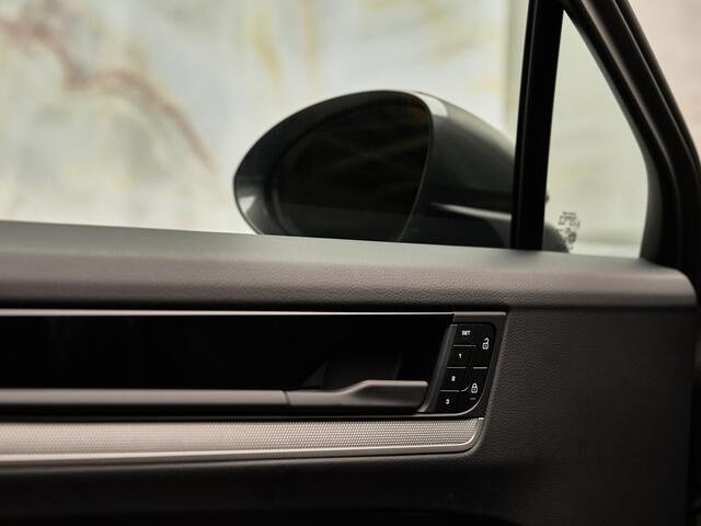 Porsche CAYENNE 3.0 E-Hybrid, SportDesign, Bose, tr.haak, 22", pano, luchtv., memory, ACC, privacy