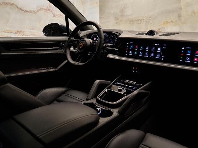 Porsche CAYENNE 3.0 S E-Hybrid, SportDesign, Bose, InnoDrive, pano, luchtv., 21", 4W-best., HUD, privacy, NP175k
