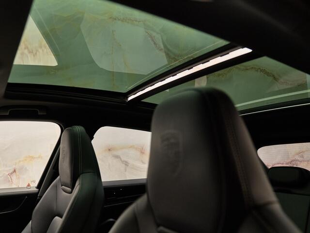 Porsche CAYENNE 3.0 S E-Hybrid, SportDesign, Bose, InnoDrive, pano, luchtv., 21", 4W-best., HUD, privacy, NP175k