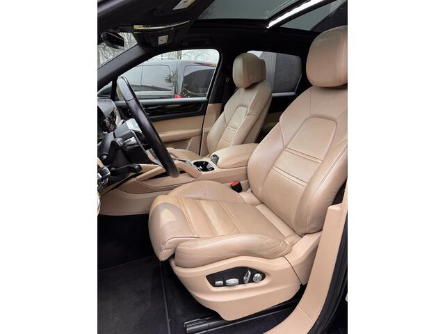 Porsche CAYENNE 3.0 Schuifdak Leer Navigatie BOSE Camera Sport Chrono Stoelventilatie