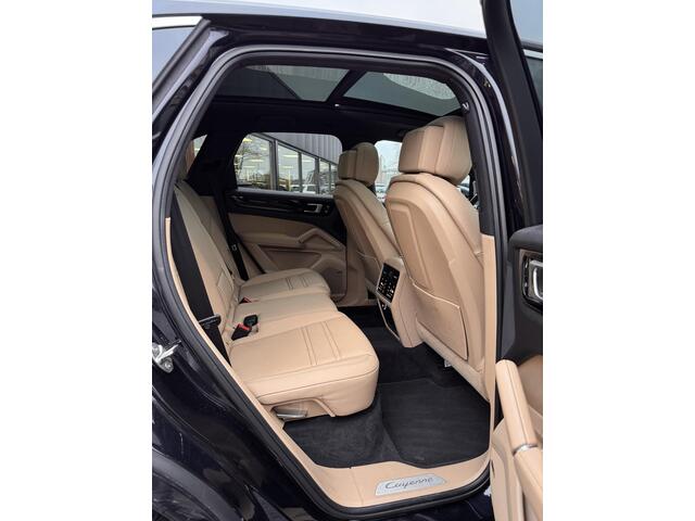 Porsche CAYENNE 3.0 Schuifdak Leer Navigatie BOSE Camera Sport Chrono Stoelventilatie
