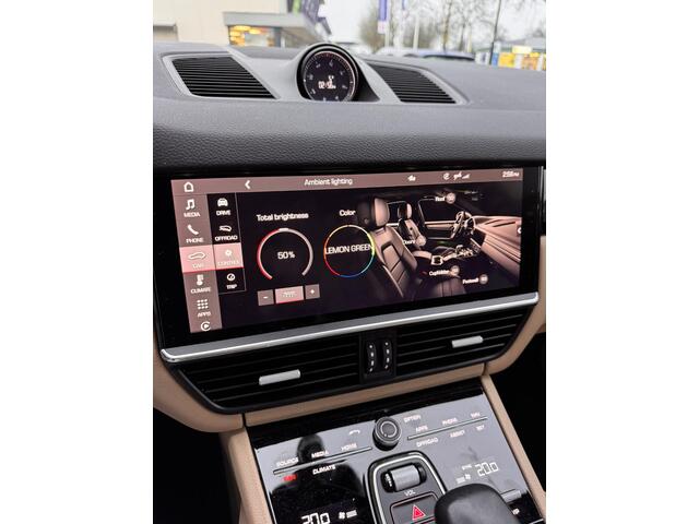 Porsche CAYENNE 3.0 Schuifdak Leer Navigatie BOSE Camera Sport Chrono Stoelventilatie