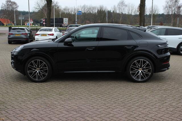 Porsche CAYENNE Coupé 3.0 E-Hybrid / Panoramadak / Camera / Luchtvering / Laser LED / Sportuitlaat / 22'' / Intr.voorverwarming / Sportdesign+Chrono / Bose / Keyless / Stoel+Stuurverwarming / ACC