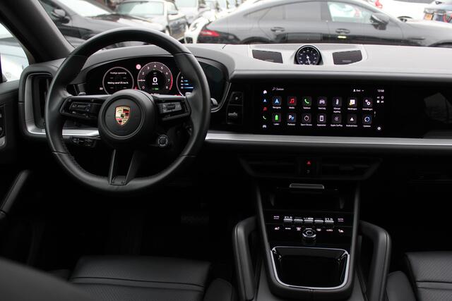 Porsche CAYENNE Coupé 3.0 E-Hybrid / Panoramadak / Camera / Luchtvering / Laser LED / Sportuitlaat / 22'' / Intr.voorverwarming / Sportdesign+Chrono / Bose / Keyless / Stoel+Stuurverwarming / ACC