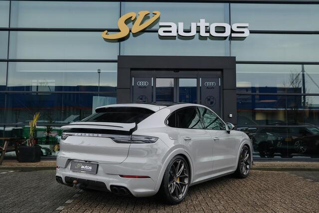 Porsche CAYENNE Coupé 3.0 E-Hybrid 462PK Krijtgrijs SportDesign Luchtvering Lightweight Package Carbon Dak 4-wielsturing NLauto