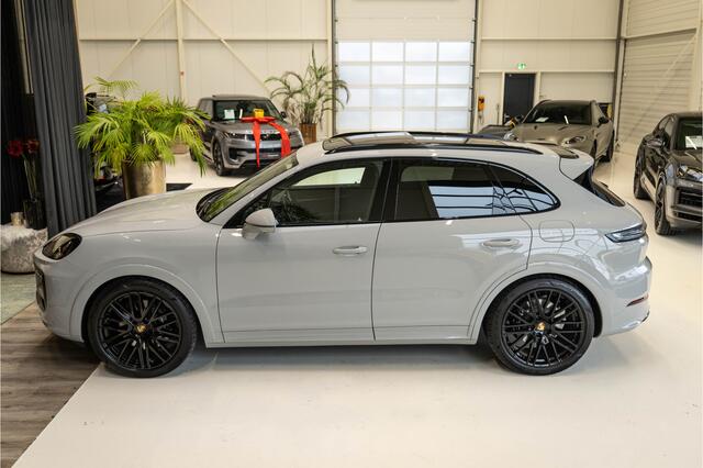 Porsche CAYENNE 3.0 E-Hybrid | achterassturing | Sport design | 18 weg | bijrijder display | pano | Soft close |