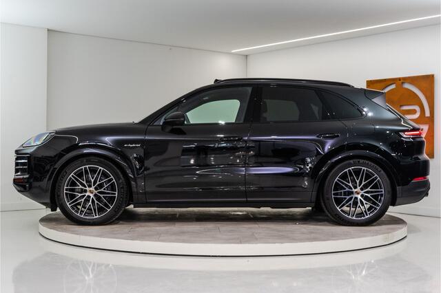 Porsche CAYENNE 3.0 E-Hybrid 470PK | InnoDrive | Pano | Matrix | Luchtvering | Bose | Fabrieksgarantie