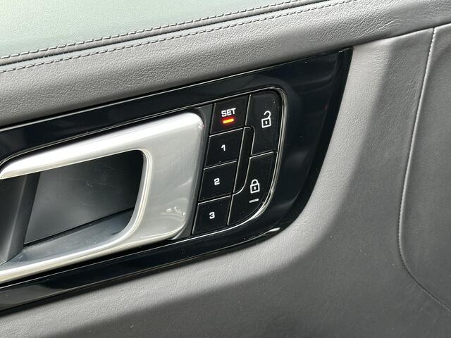 Porsche CAYENNE 3.0 E-Hybrid | NL-Auto/1e eign./Voll.Historie/Pano-schuifdak/BOSE/Luchtvering/22-inch/Softclose/Massage