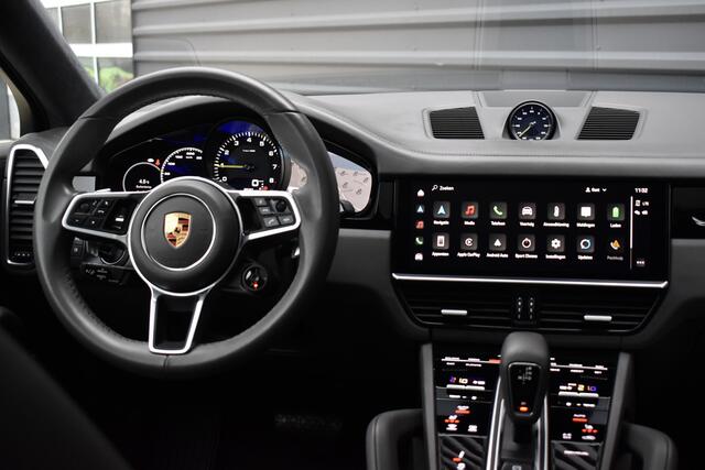 Porsche CAYENNE Coupé 3.0 E-Hybrid SportDesign Techart | Pano | ACC | 22'' Wielen | PDLS+ Matrix | Alcantara dakhemel | Matrix PDLS+ |