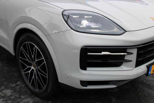 Porsche CAYENNE 3.0 E-Hybrid | Sport Chrono | Matrix-Led | 360 | 21 Inch | Pano