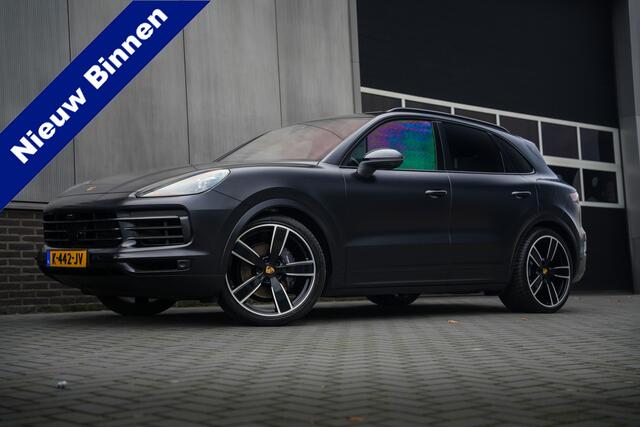 Porsche CAYENNE 3.0 E-Hybrid 463 pk Sport-Chrono / Pano-Dak/ Matrix-Led/ Lucht-Vering/ Bose-Sound/ Sport-Stoelen/ Stoel.Verw/ 360-Camera/ Adap.Cruise/ 22'' LMV