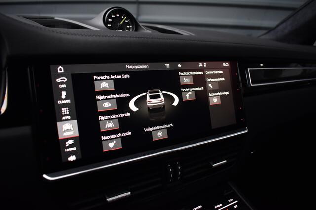 Porsche CAYENNE Coupé 3.0 E-Hybrid 462pk Lightweight | Carbon Dak | ACC | 22'' Wielen | Matrix PDLS+ | Luchtvering | 360 Camera |