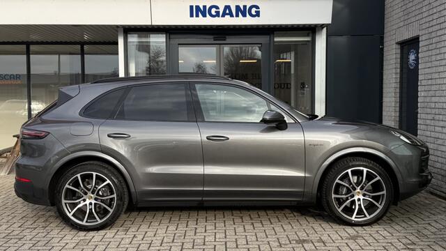 Porsche CAYENNE 3.0 E-Hybrid Pano | Leer | Sport |