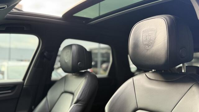 Porsche CAYENNE 3.0 E-Hybrid Pano | Leer | Sport |