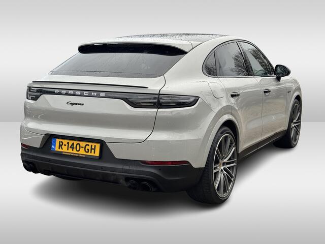 Porsche CAYENNE Coupé 3.0 E-Hybrid / Trekhaak / Panoramadak / 360Camera / Head-up / Achterasbesturing / Bose / Keyless / 22'' / Sportchrono / Sportuitlaat / Carbon intr. / DAB / Stoelverwarming / ACC