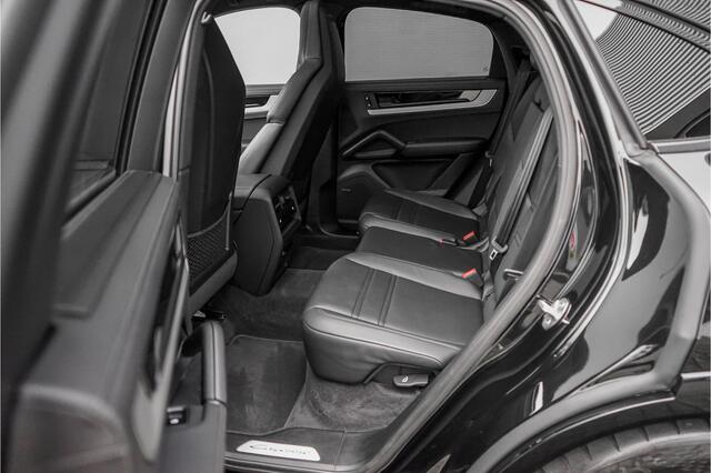 Porsche CAYENNE Coupé 3.0 E-Hybrid Sport Design Black Edition ACC HUD Luchtv Trekhaak