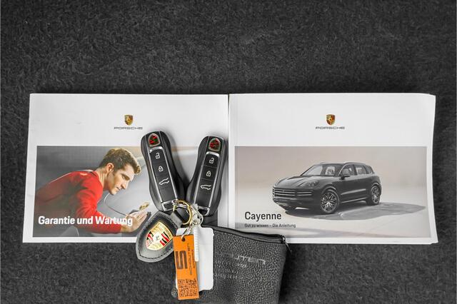 Porsche CAYENNE Coupé 3.0 E-Hybrid Sport Design Black Edition ACC HUD Luchtv Trekhaak