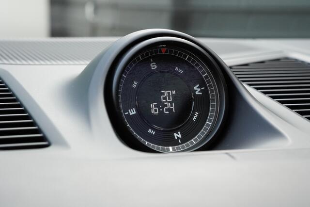 Porsche CAYENNE Coupé 3.0 E-Hybrid Black Edition - PANODAK - TREKHAAK - LUCHTVERING - BOSE -