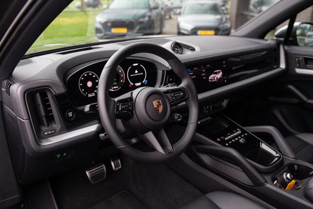Porsche CAYENNE 3.0 E-Hybrid , Sport Chrono, Luchtvering, Softclose, HUD, Pano,