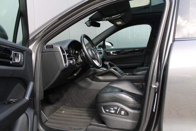Porsche CAYENNE Coupé 3.0 E-Hybrid - Luchtvering - Sport Chrono - 360 Camera - Adapt Sportstoelen - Leder - Carplay/Android - Rijklaar