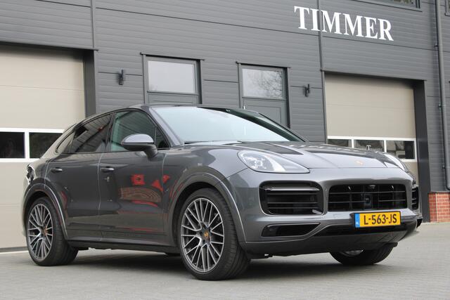 Porsche CAYENNE Coupé 3.0 E - Hybrid - 22 inch - Sport Design - Panoramadak - Adaptieve cruise control - Sport Grono 18 voudig verstelbare stoelen - Luchtvering - Matrix Led koplampen - Trekhaak Nederlandse Porsche - Bose - Rondom zicht camera