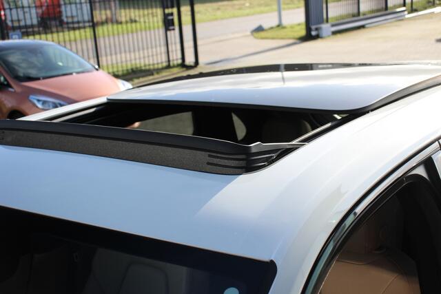 Porsche CAYENNE 3.0 | SportDesign | Pano | Luchtvering | Adaptief cruise control | Stoelkoeling | 22" | 340PK