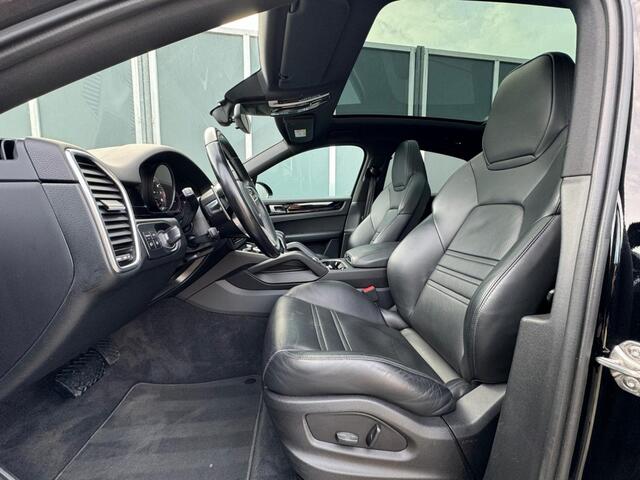 Porsche CAYENNE Coupe 3.0 E-Hybrid | Luchtvering | Pano | Trekhaak | 5 Alarm